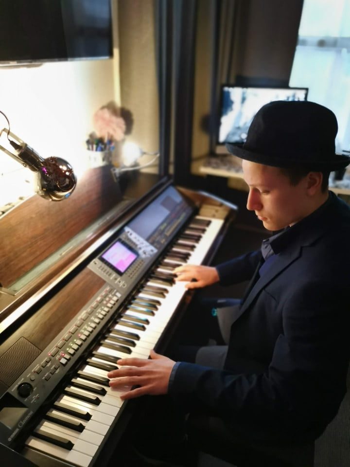 oliver at julie donalds music school nottingham